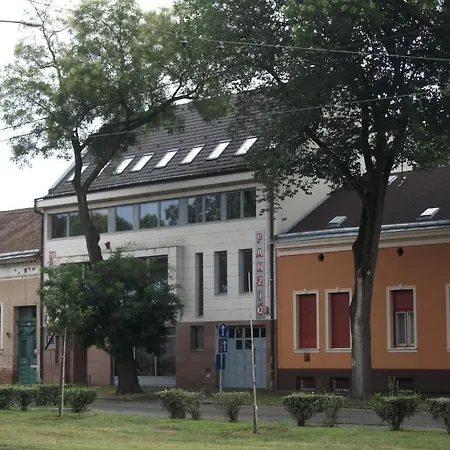 Hotel Minerva Panzio 3*